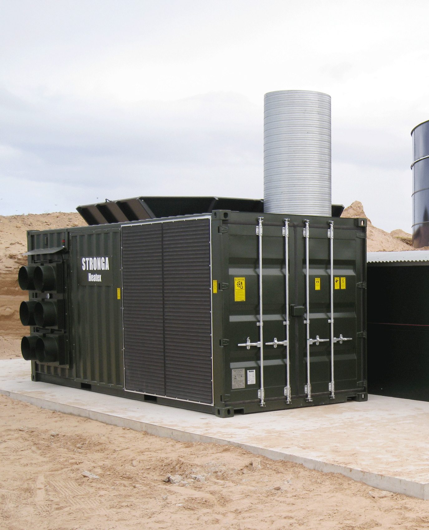 Biogas boiler hot water generation for digestate fibre drying